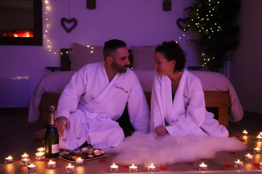 Love Room Unique - Sauna / Jacuzzi Charleville-Mezieres Exterior foto