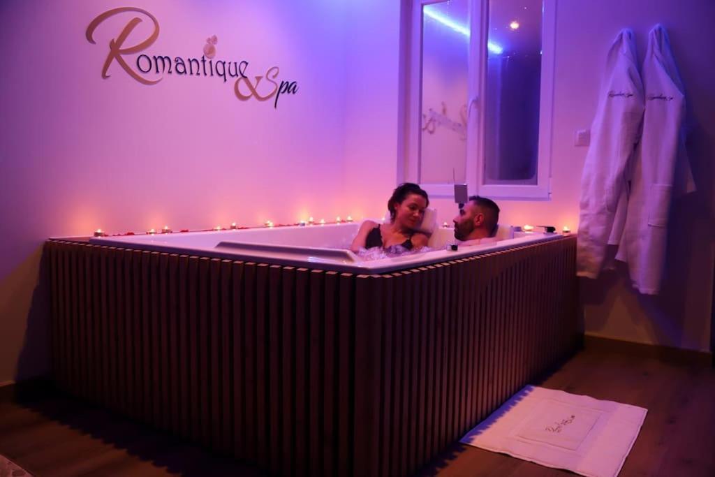 Love Room Unique - Sauna / Jacuzzi Charleville-Mezieres Exterior foto