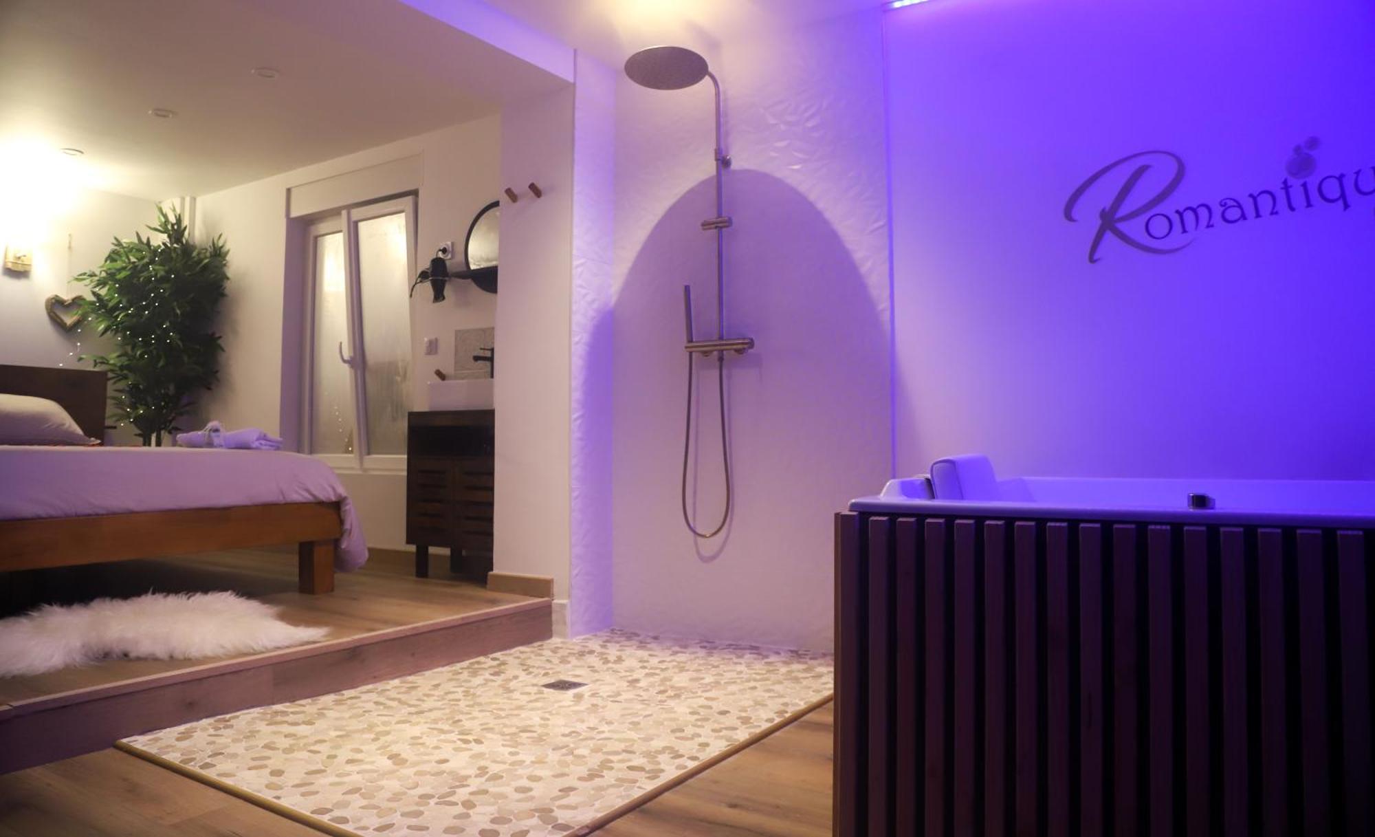 Love Room Unique - Sauna / Jacuzzi Charleville-Mezieres Exterior foto